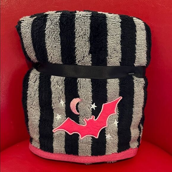 Betsey Johnson Black and Gray Striped Hand Towel with Pink Bat Design - Picture 1 of 2